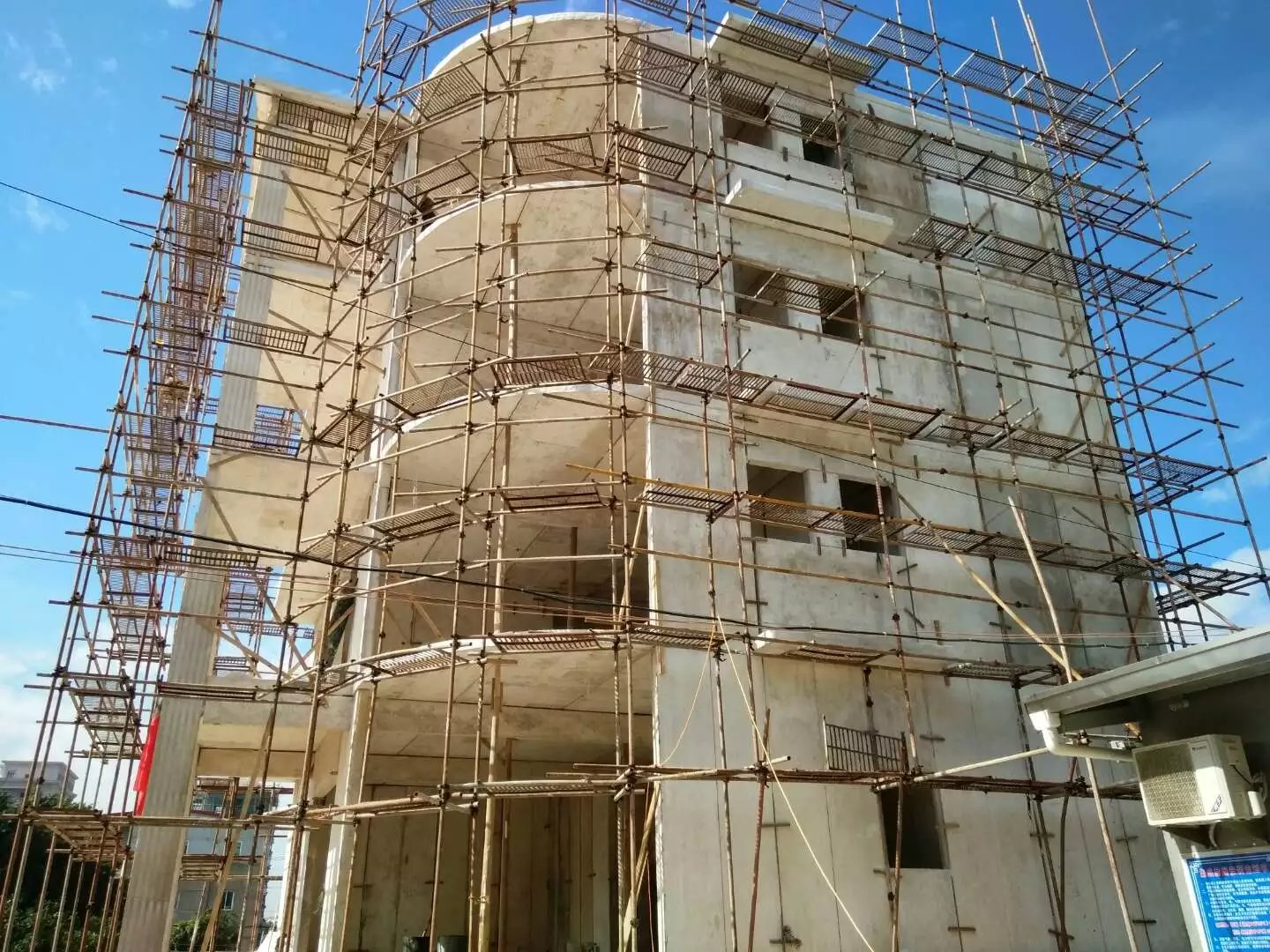 路北星河绿色环保装配式建材在福建修建的五层别墅建筑